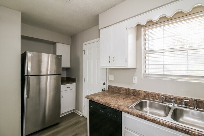 Building Photo - 427 Prince of Wales