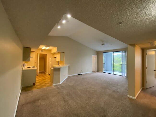 Building Photo - 13525 Eagle Ridge Dr