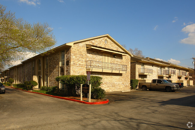 Coronado Apartments - Coronado