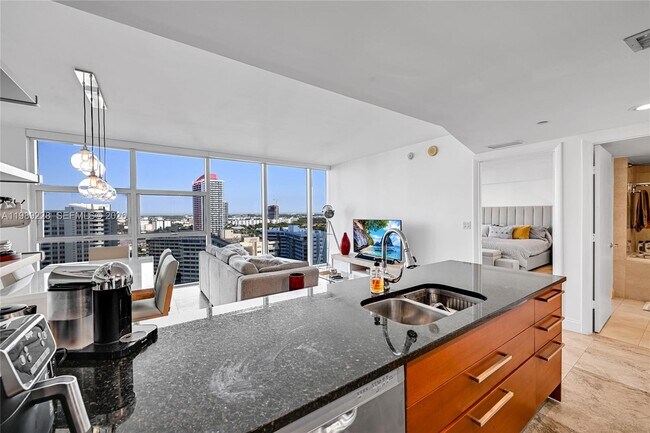 Building Photo - 1830 S Ocean Dr