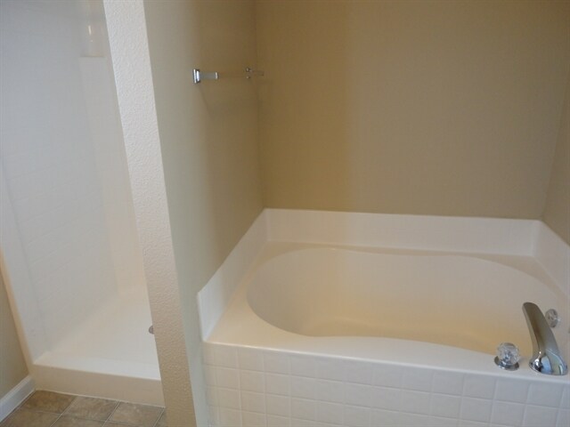 Building Photo - 635 Cloverfield Ln