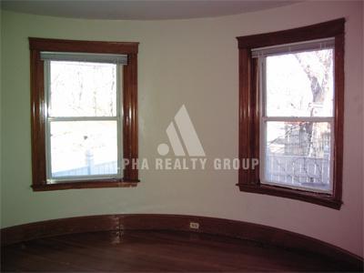 Building Photo - 132 Glenville Ave