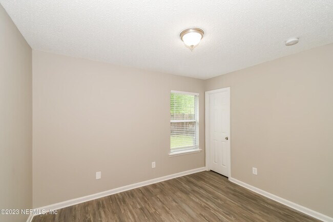 Building Photo - 11191 Lauren Oak Ln