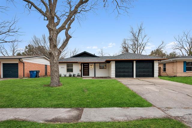 Building Photo - 2516 Highwood Dr