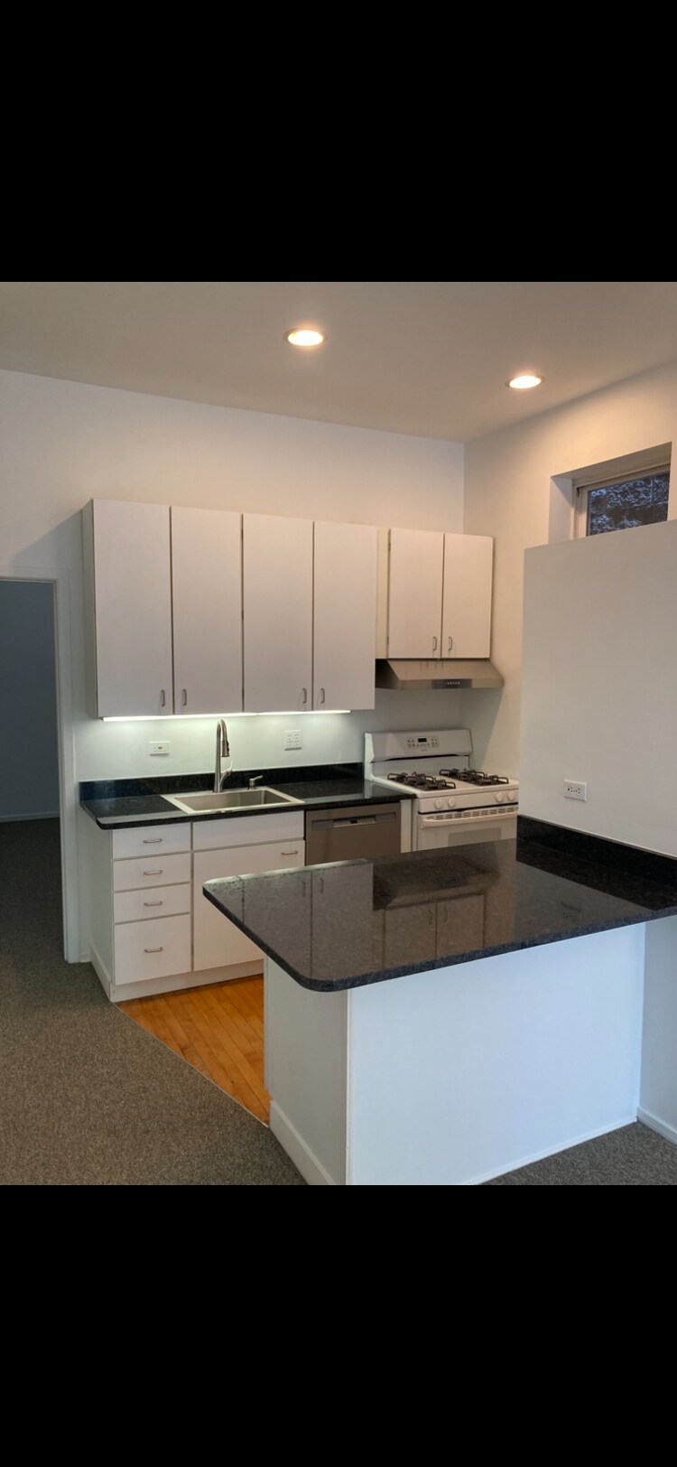 Building Photo - 1645 N Wolcott Ave