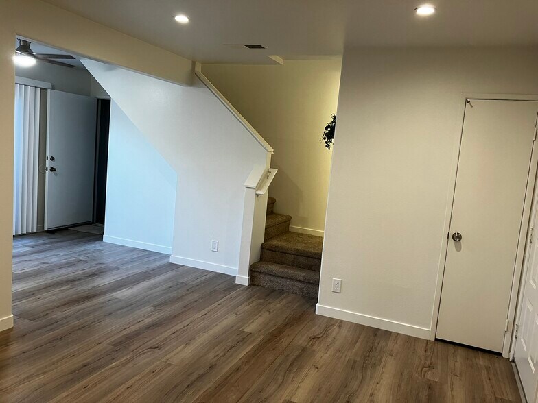 Building Photo - 629 S Glassell St