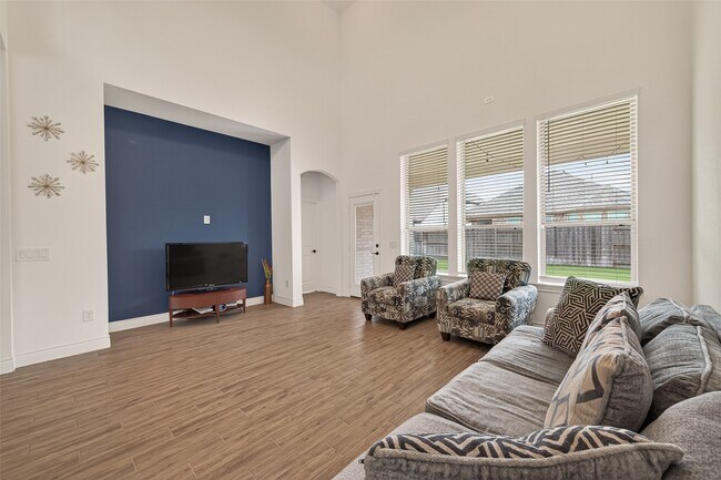 Building Photo - 7319 Woodlark Rdg Dr