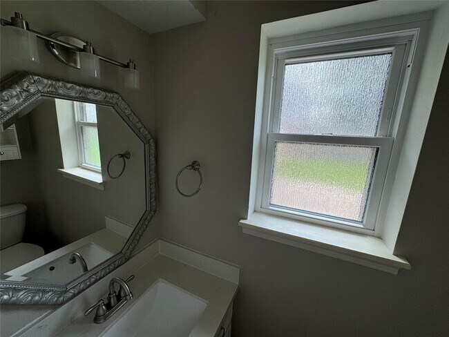 Building Photo - 11821 Westmere Dr