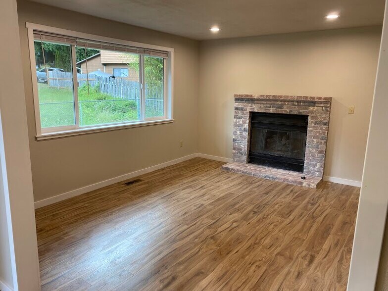 Building Photo - 7233 Stanford Ct NW