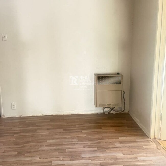 Building Photo - 172 E Claremont St