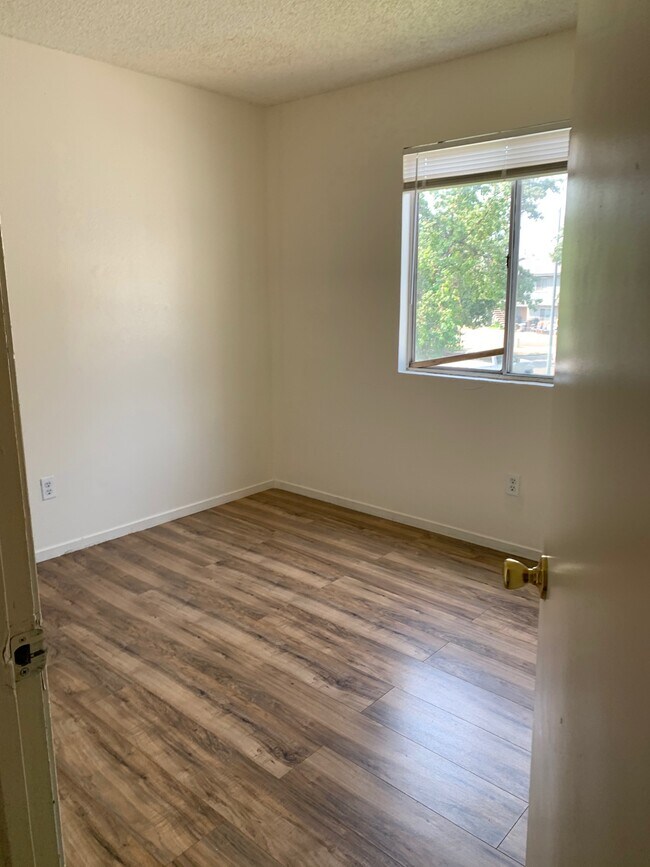 Bedroom 2 - 59 S Rogers Ln