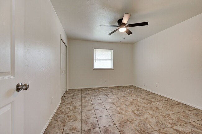Building Photo - 4012 NW 62nd Terrace