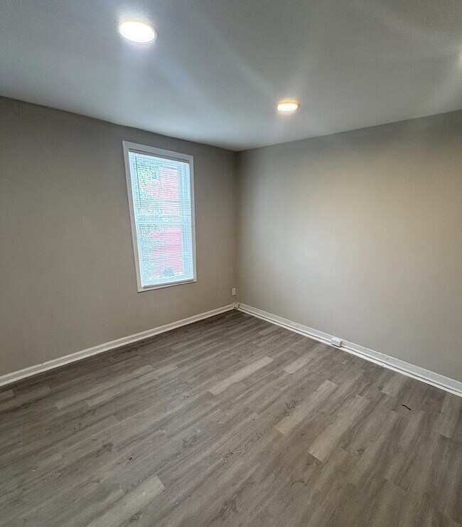 Building Photo - 2213 Belair Rd