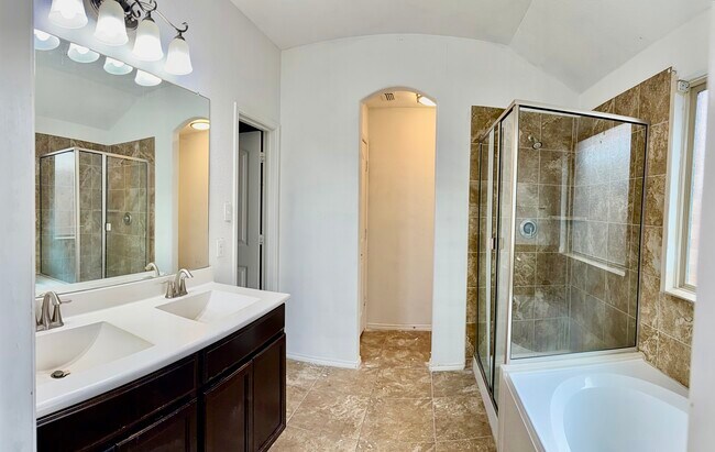 Building Photo - 2104 Long Forest Rd