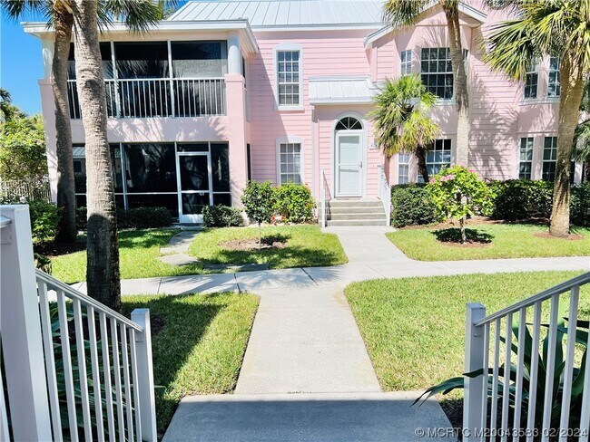 Building Photo - 411 NE Plantation Rd