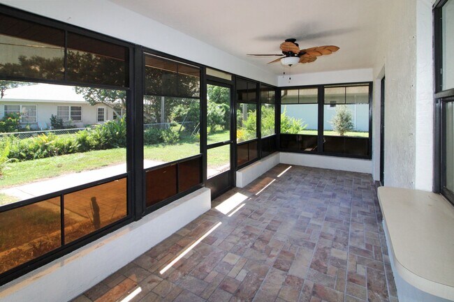 Building Photo - South Venice Annual Home for Rent
