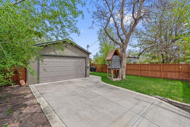 Building Photo - Wonderful Sloan's Lake Home