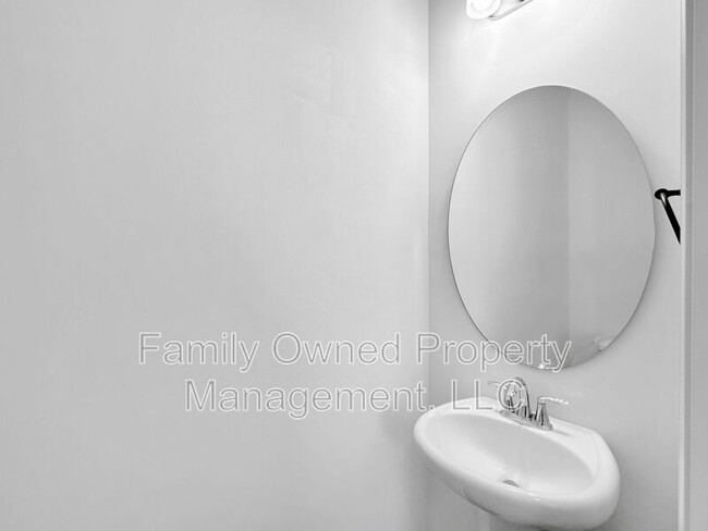 Building Photo - 105 Whimbrel Dr
