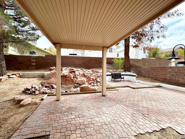 Building Photo - REMODELED 3 BEDROOM HOME IN SOUTH SHORES