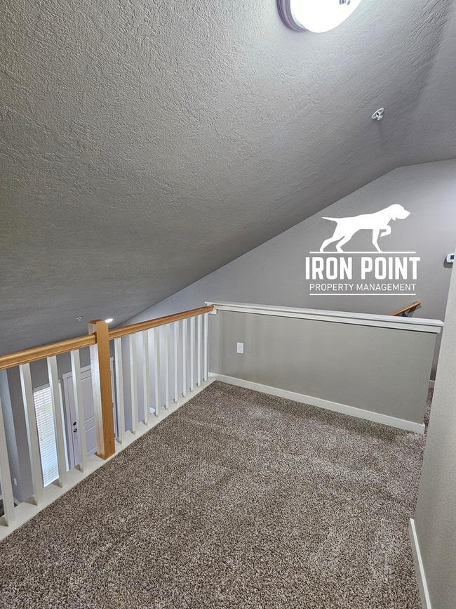 Building Photo - JE911