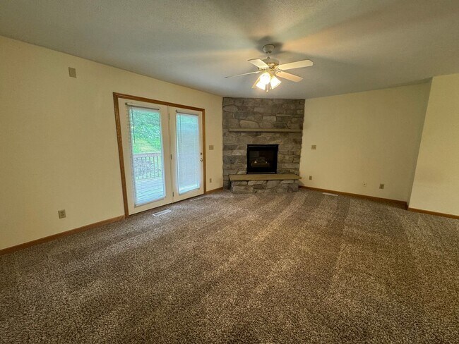 Building Photo - 892 Tremont St