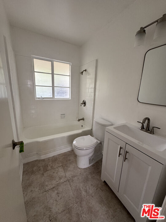 Building Photo - 220 N Louise St