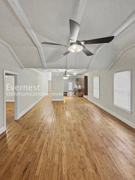 Building Photo - 915 Paoli Ave SE