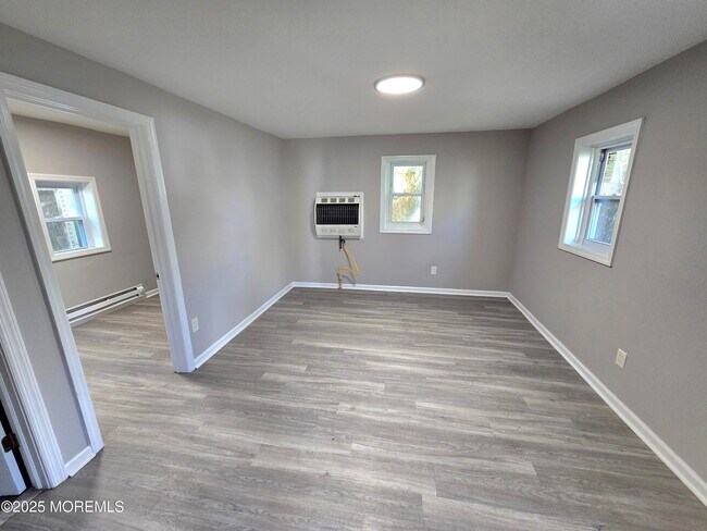 Primary Photo - 316 8th Ave