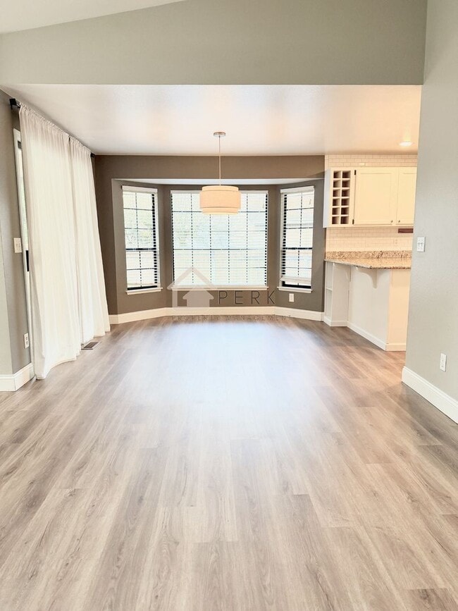 Building Photo - Beautifully Updated 3-Bedroom Home with A/C, Fenced Yard & Modern Finishes