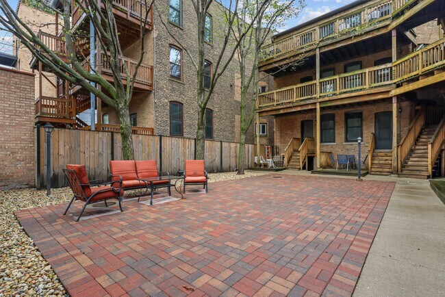 Building Photo - 908 W Grace St