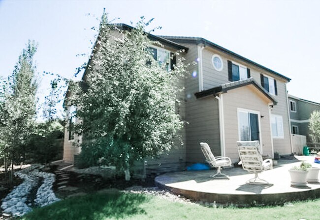 Building Photo - Amazing Thornton Home