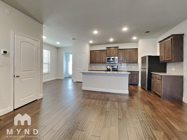 Building Photo - 5568 Kilmer Dr