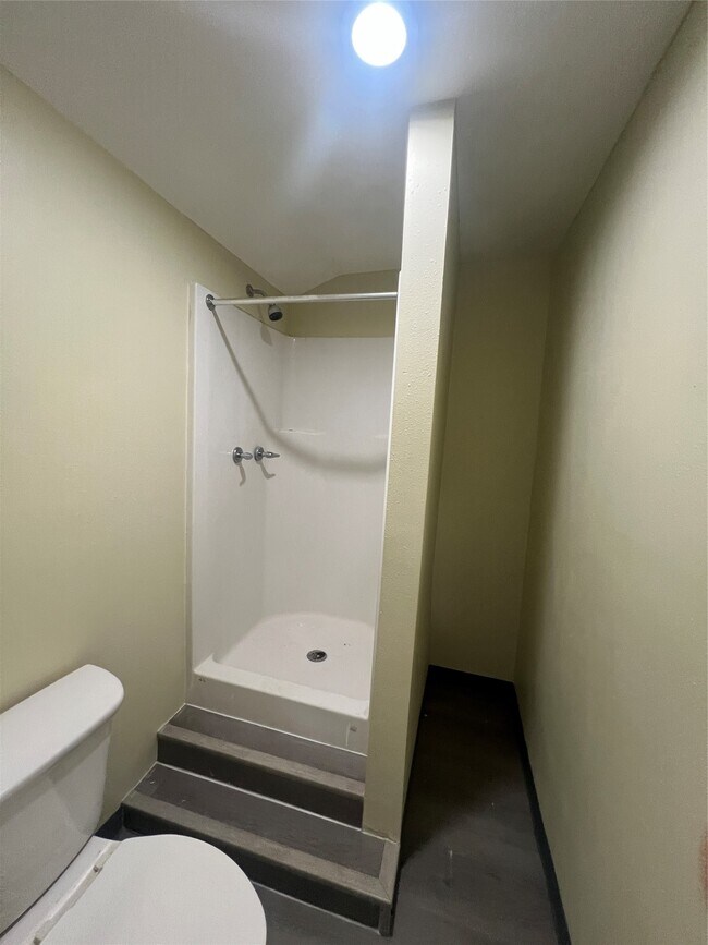 Building Photo - 6741 Goforth St