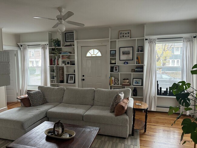 Building Photo - 23 Edwards St