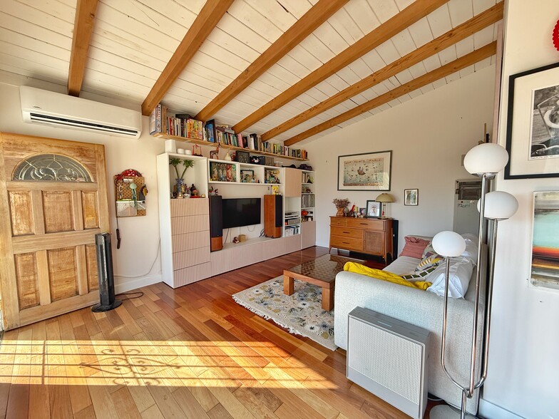 Building Photo - 1231 Montecito Dr