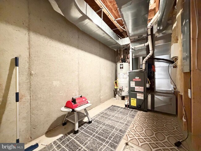 Building Photo - 308 Roarks Trail