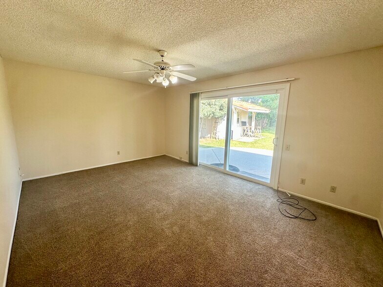 Building Photo - 1384 Naples Ct