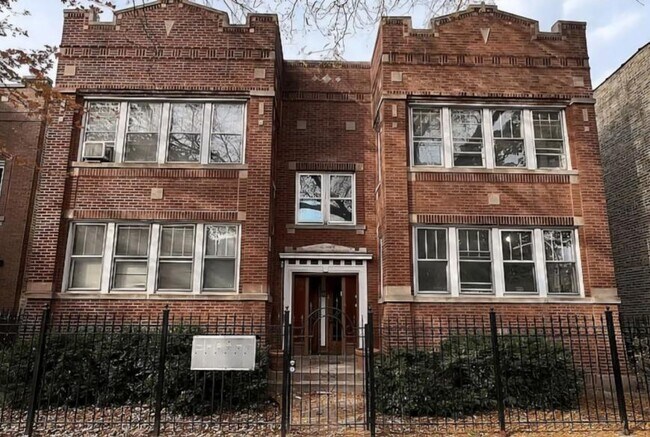 Building Photo - 2 bedroom in Chicago IL 60618