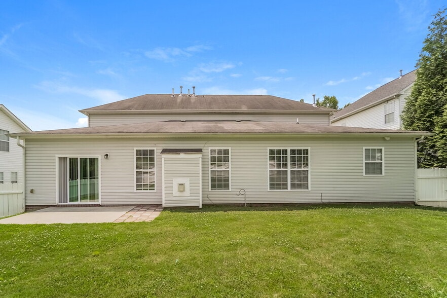 Building Photo - 16826 Macanthra Dr