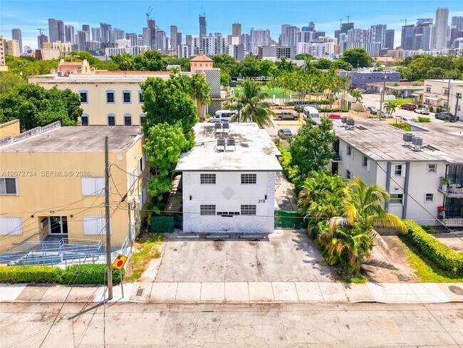 Building Photo - 219 NW 10th Ave