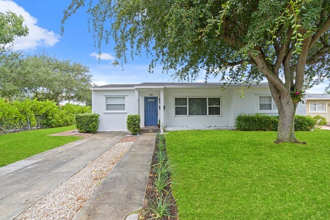 Building Photo - 259 Bloomfield Dr