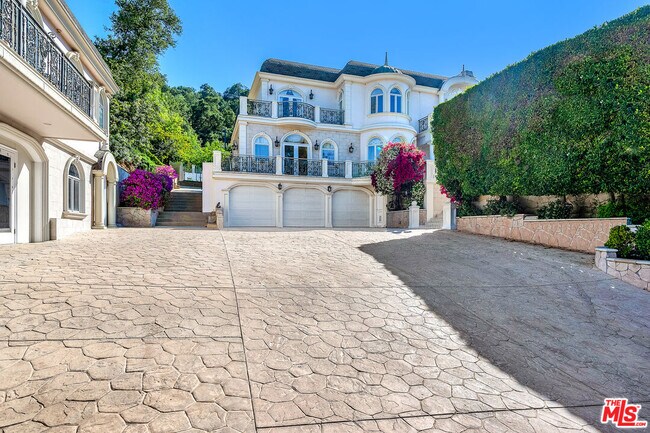 Building Photo - 11244 Briarcliff Ln
