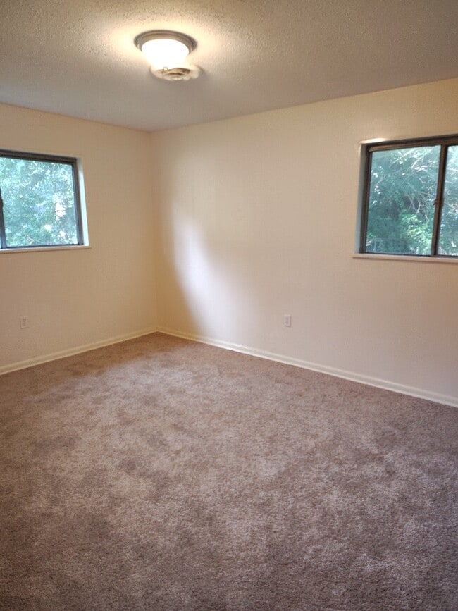 Building Photo - 5344 Queen Mary Ln