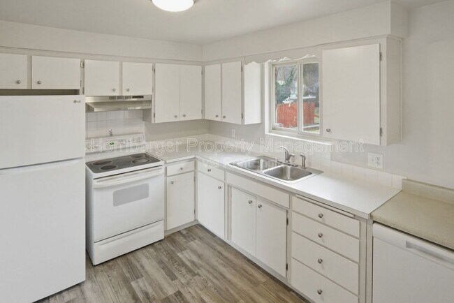 Building Photo - 9715 N Stevens St