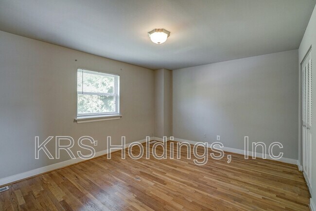 Building Photo - 5244 Goolsby Ct
