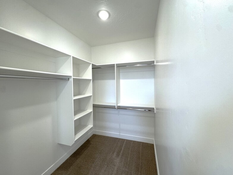Building Photo - 322 N 2480 W