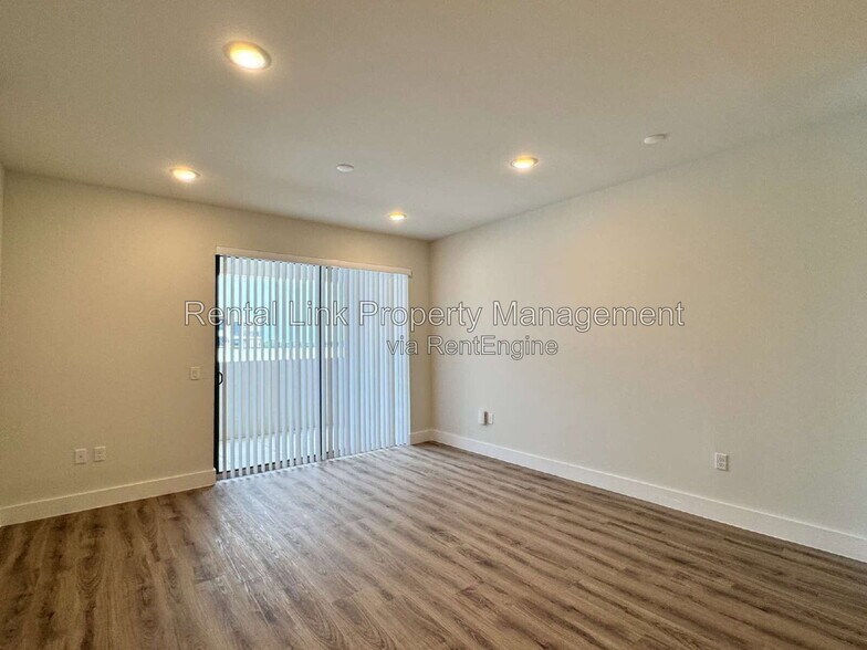 Building Photo - 414 Cape Coral Pkwy E