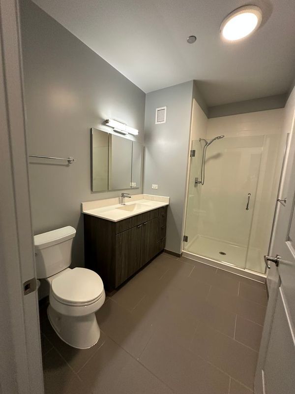 Building Photo - 1025 W Addison St