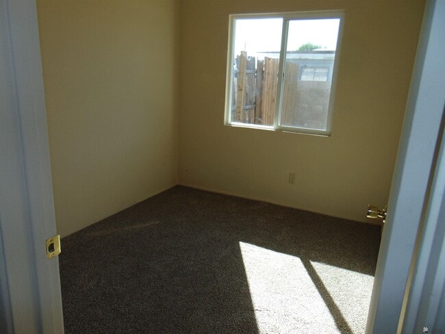 Building Photo - 2070 E La Mesa St