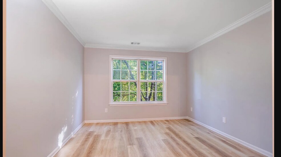 Building Photo - 1326 Waterford Dr